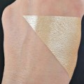 PURE PIGMENT Golden Chiffon swatch - czysty, sypki pigment kosmetyczny do powiek i ciała