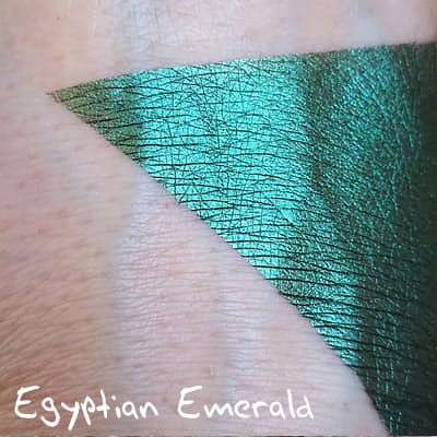 PURE PIGMENT Egyptian Emerald swatch - czysty, sypki pigment kosmetyczny do powiek i ciała