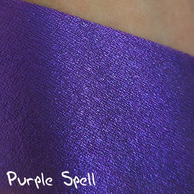 PURE PIGMENT Purple Spell swatch - czysty, sypki pigment kosmetyczny do powiek i ciała