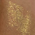 PURE PIGMENT Crystal Gold Glitter swatch - czysty, sypki pigment kosmetyczny do powiek i ciała